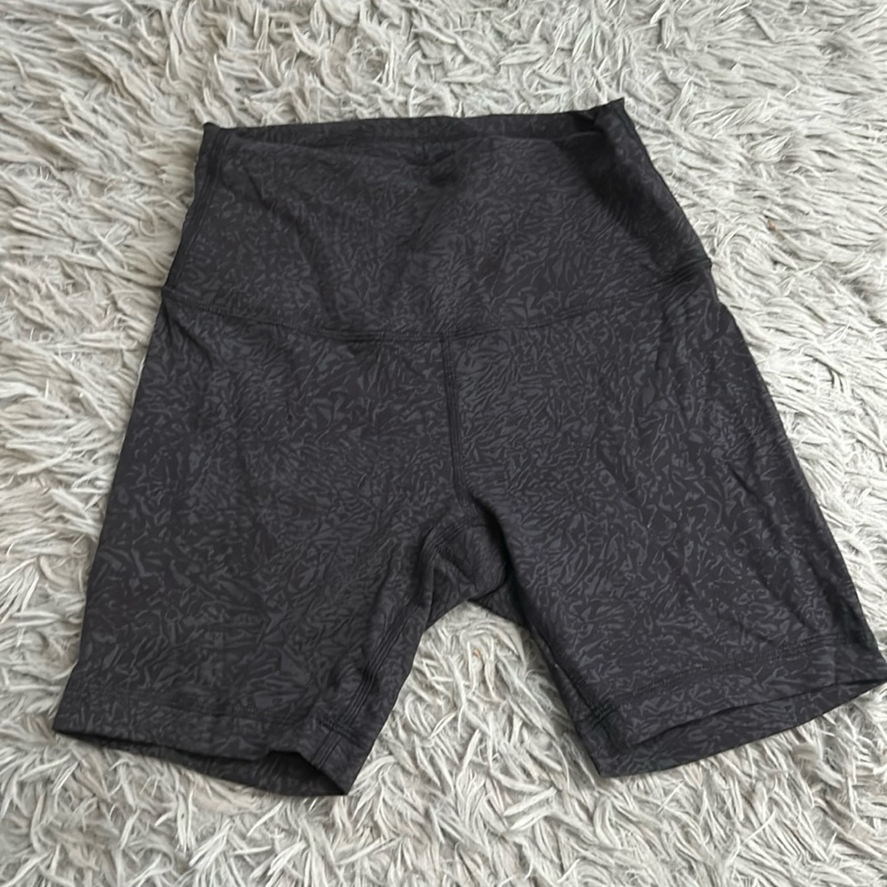 Wunder train short size 4 lululemon